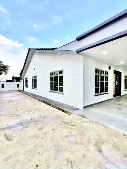 Johor Jaya - Single Storey Terrace / Corner Lot with Extra Land / Fully Renovated & Unblock View - Thumbnail 3