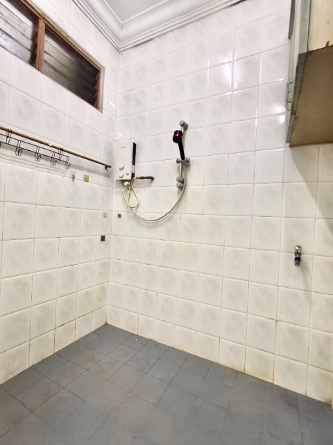 Tun Aminah - Single Storey Terrace / Simple Renovation with Kitchen Extended - Thumbnail 9