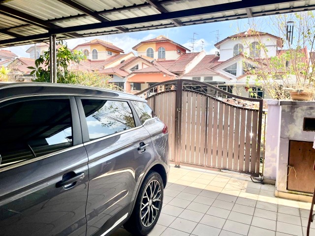 Setia Indah - 1.5 Storey Terrace / Basic Renovated / Gated & Guarded - Thumbnail 2