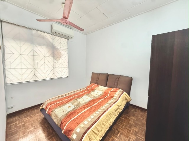 Taman Molek - Double Storey Terrace / Large Spacious Unit / Basic Renovation - Thumbnail 3