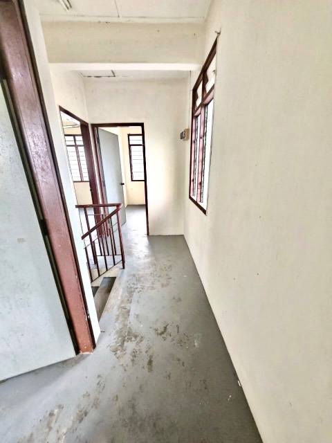 Taman Perling - Double Storey Medium Cost / End Lot with 10ft Extra Land / Original Unit - Thumbnail 6