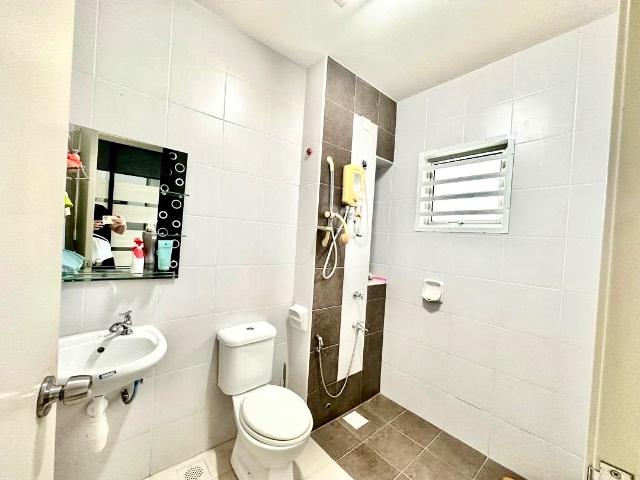 Horizon Hills (Golf East) - Double Storey Terrace / Large Renovated Unit / Nearby TUAS & AEON Mall - Thumbnail 14