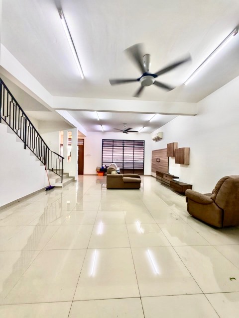 Ehsan Jaya - Double Storey Terrace / Rare Super Long Unit / Extended with MBJB Approval - Thumbnail 3