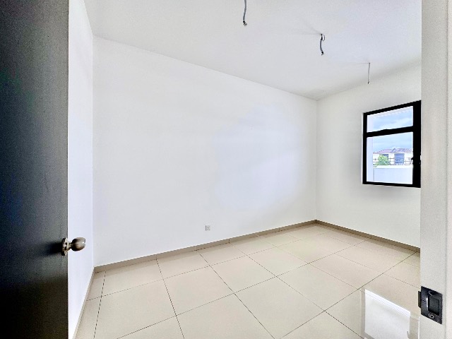 Eco Botanic (The Commune) - Double Storey Cluster / Brand New Subsale / Gated & Guarded - Thumbnail 11