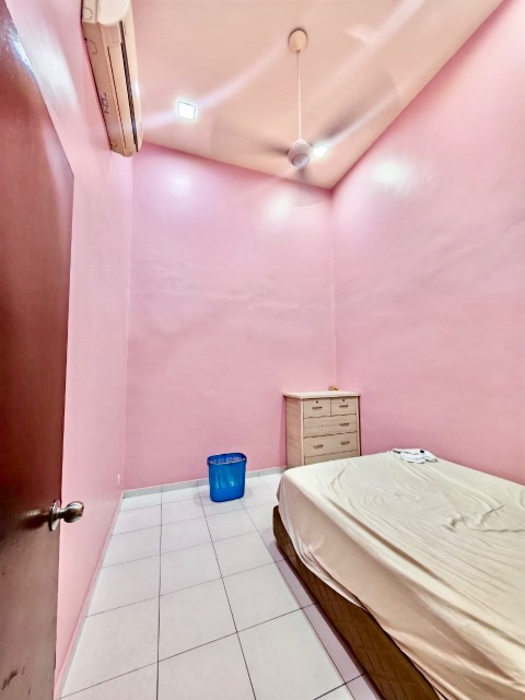 Setia Eco Gardens - Single Storey Terrace / Partial Renovated & Furnished / Nearby Tuas Highway - Thumbnail 7