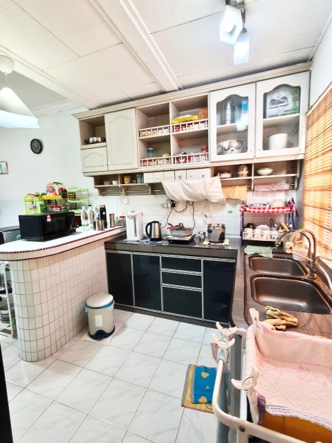 Taman Daya - Double Storey Terrace / Renovated & Extended Unit / Strategic Location Nearby Shoplots - Thumbnail 9