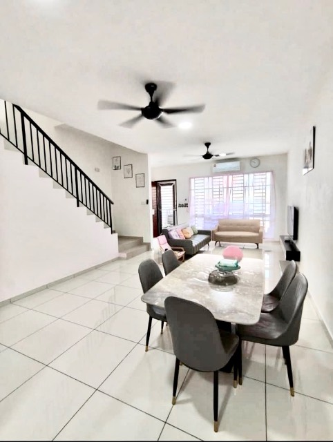 Austin Crest (Ruby) - Double Storey Terrace / Basic Renovation with Furnishings / 3mins to Crest Shoplots - Thumbnail 10