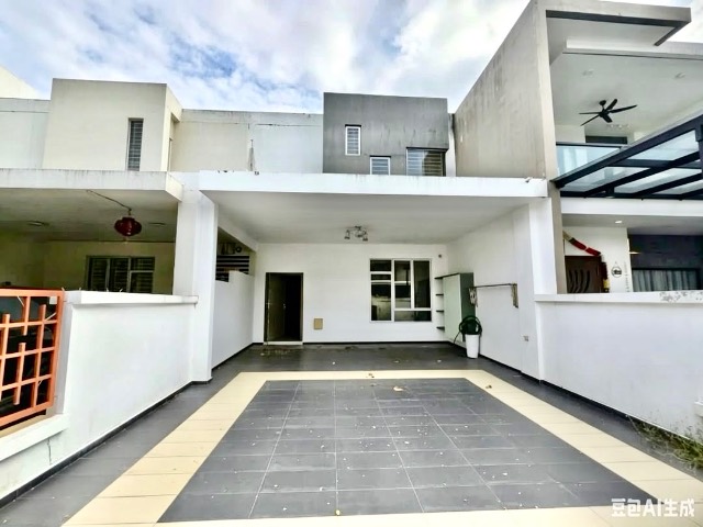Setia Tropika (Elata Haven) - Double Storey Terrace / Fully Renovated & Extended / Gated & Guarded