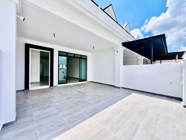 Bandar Seri Alam (South Hills) - Double Storey Terrace / Brand New Unit / Unblock Garden Viee