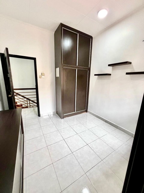 Mutiara Rini - Double Storey Terrace / Renovated & Refurbished / Good Condition - Thumbnail 7