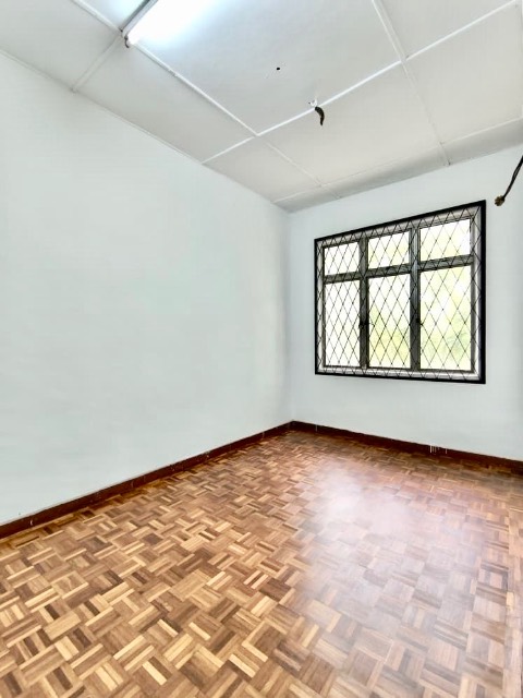Bukit Kempas - Double Storey Semi Detached / Huge Size with Extra Land / Newly Refurbished - Thumbnail 10