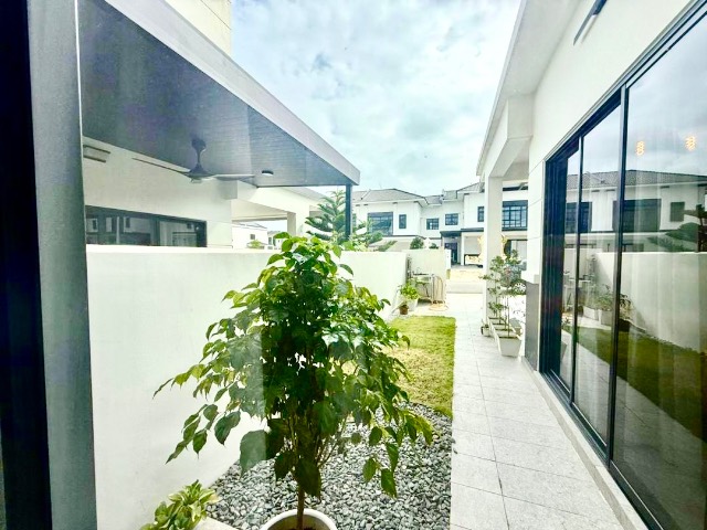 Eco Botanic (The Tate) Double Storey Terrace / Renovated in G&G Community / Only 5 Years House Age - Thumbnail 11