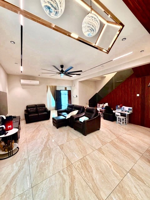 Austin Duta - Double Storey Terrace / Fully Renovated & Extended / Superb Condition - Thumbnail 2