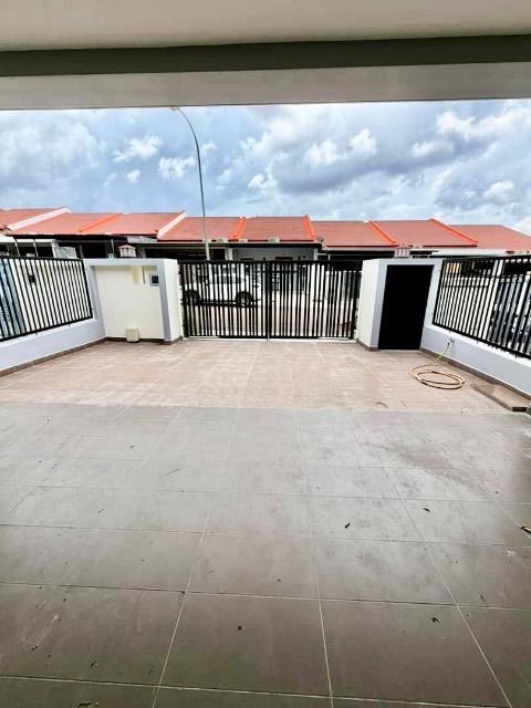Pelangi Indah - Single Storey Terrace / Renovated & Kitchen Extended / Gated & Guarded - Thumbnail 2