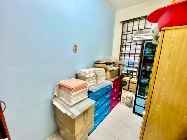 Bukit Indah - Double Storey Terrace / Full Loan Unit / Nearby Shops & Tuas Highway - Thumbnail 7
