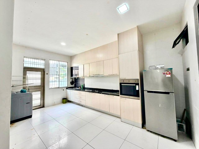 Nusa Bestari (Bestari Height) - Double Storey Cluster / Simple Renovation in Good Condition / Gated & Guarded - Thumbnail 12