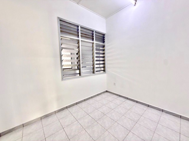 Johor Jaya - Single Storey Terrace / Basic Renovation + Extension / Walking Distance to Shoplot - Thumbnail 6
