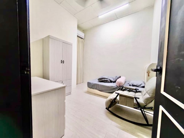 Taman Daya - Single Storey Terrace / Renovated with Kitchen Extension / Nearby Setia Indah & Mount Austin - Gambar kecil 4