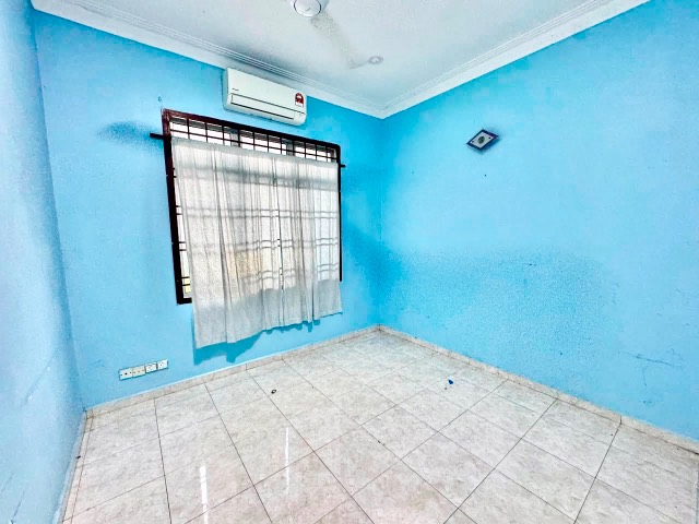 Nusa Bestari - Single Storey Terrace / Basic Renovated Unit / Strategic Matured Location - Thumbnail 3