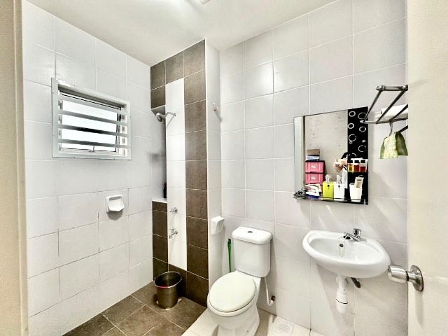 Horizon Hills (Golf East) - Double Storey Terrace / Large Renovated Unit / Nearby TUAS & AEON Mall - Thumbnail 13
