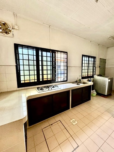 Bukit Indah - Single Storey Terrace / Renovated with MBJB Approval / Walking Distance to Bus Stop & Shops - Thumbnail 6