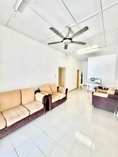 Bukit Indah - Single Storey Terrace / Kitchen Extended with MBJB Approval / Nearby AEON Mall & Shoplots - Thumbnail 1