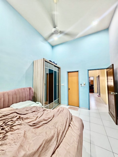 Setia Eco Gardens - Single Storey Terrace / Partial Renovated & Furnished / Nearby Tuas Highway - Thumbnail 5