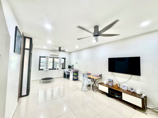Nusa Bestari - Double Storey Terrace / Renovated & Extended / Walking Distance to 99 Speedmart - Thumbnail 3