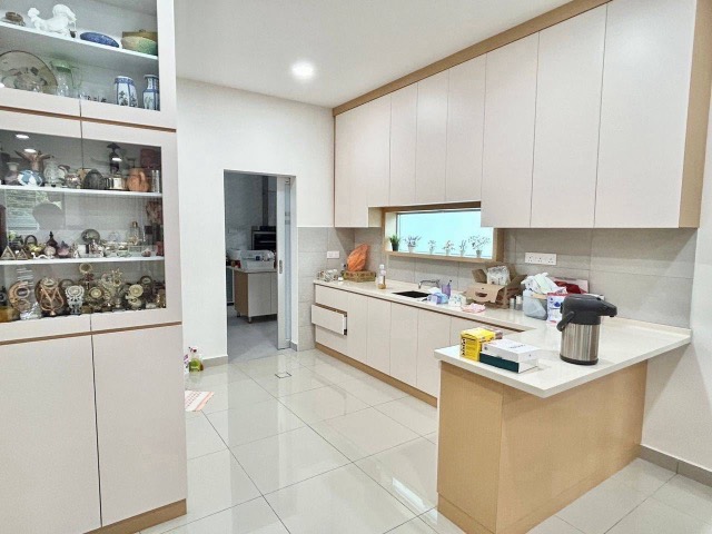 Impian Emas (Iconia) - Double Storey Corner Lot / Fully Renovated Unit / Unblock View - Thumbnail 10