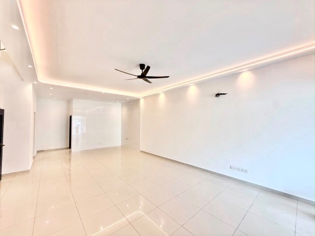 Horizon Hills - Double Storey Terrace / Fully Extended Spacious Layout / Gated & Guarded - Thumbnail 3