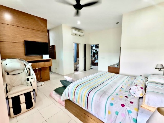 Bukit Indah (Avenue 8) - Double Storey Terrace / Fully Renovated & Extended / Move In Condition - Thumbnail 4