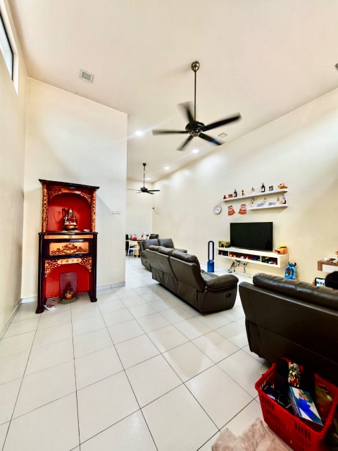 Setia Eco Gardens - Single Storey Terrace / Partial Renovated & Furnished / Nearby Tuas Highway - Thumbnail 1