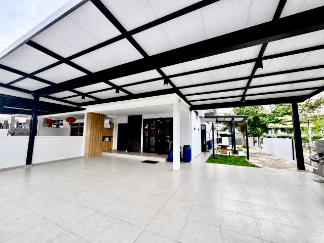 Impian Emas (Iconia Garden) - Double Storey Terrace / Corner Lot with Extra 20ft Land / Fully Renovated & Extended - Thumbnail 2