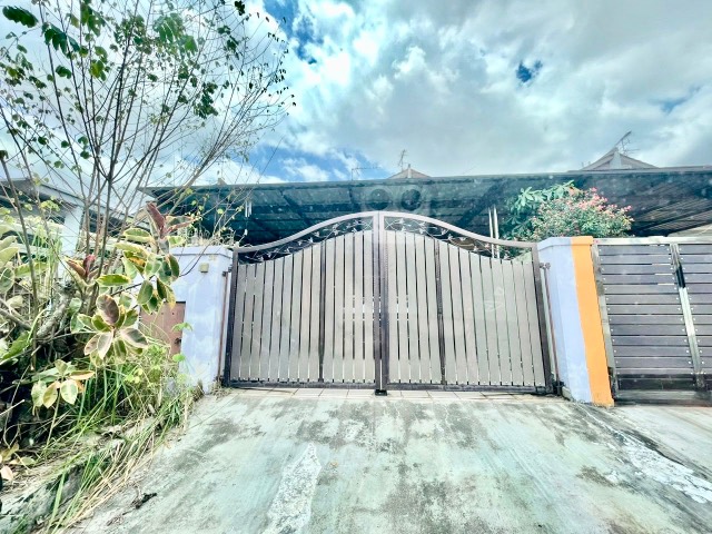 Setia Indah - 1.5 Storey Terrace / Basic Renovated / Gated & Guarded - Thumbnail 1