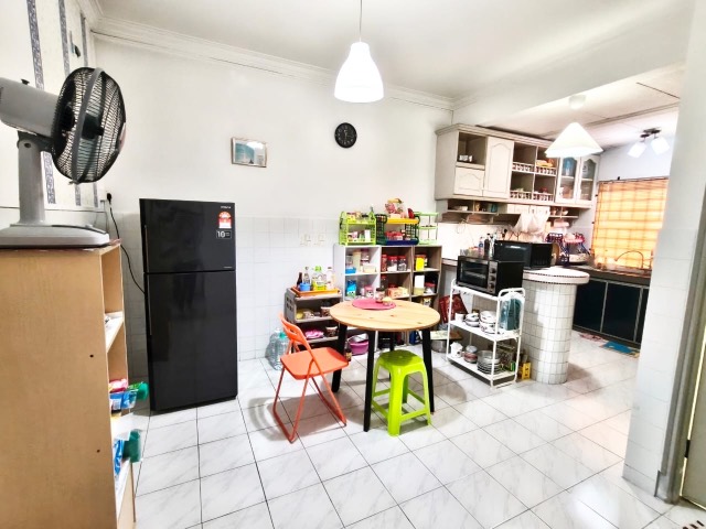 Taman Daya - Double Storey Terrace / Renovated & Extended Unit / Strategic Location Nearby Shoplots - Thumbnail 8
