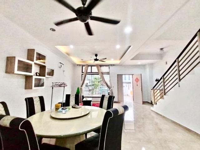 Nusa Sentral - Double Storey Terrace / Basic Renovation / Gated & Guarded - Thumbnail 10