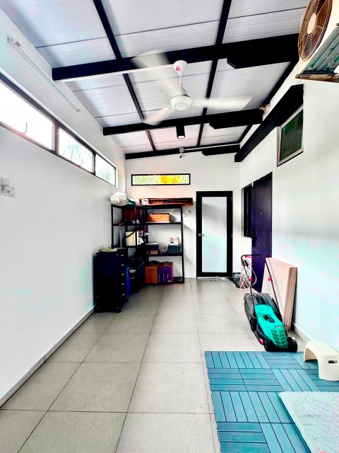 Impian Emas (Iconia Garden) - Double Storey Terrace / Corner Lot with Extra 20ft Land / Fully Renovated & Extended - Thumbnail 14