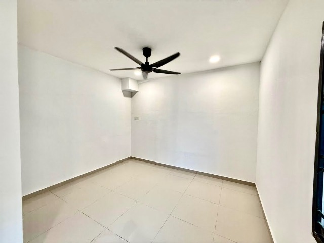 Desa Cemerlang - Double Storey Terrace Corner Lot / Big Extra Side Land / Refurbished in Good Condition - Thumbnail 10