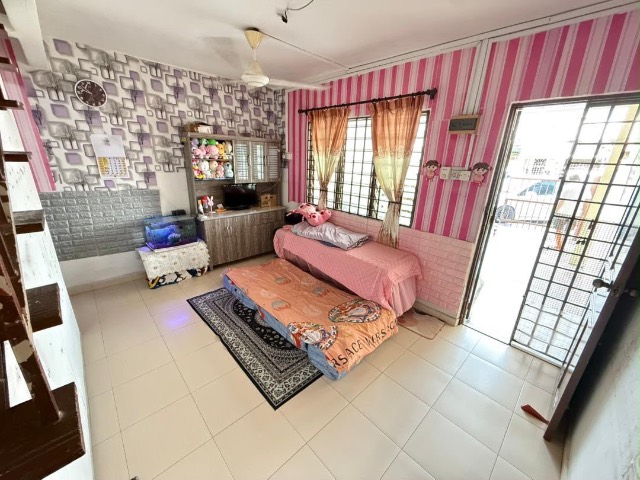 Taman Desa Harmoni (Molek) - Double Storey Low Cost / Slightly Renovated Unit
