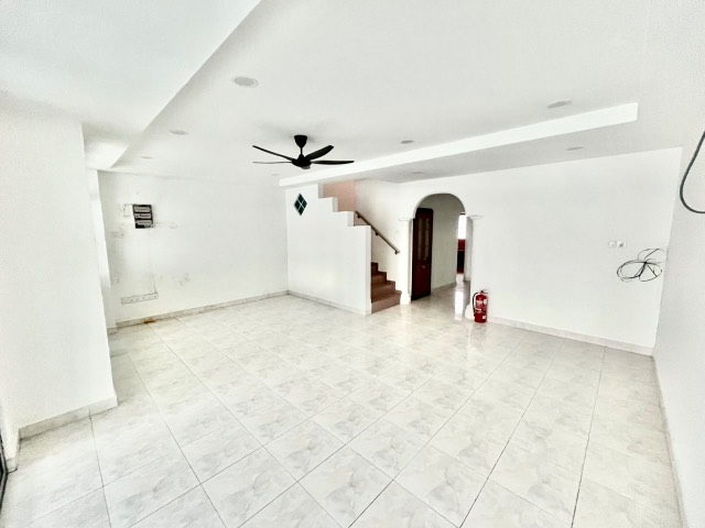 Taman Seri Orkid - Double Storey Terrace / Basic Renovation / nearby Mutiara Rini & Walking distance to Shops