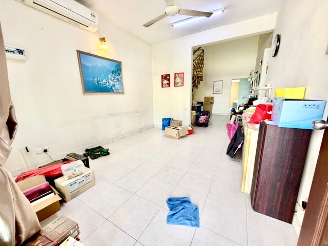 Pelangi Indah - Single Storey Terrace / End Lot with 25ft Side Land / Gated & Guarded - Thumbnail 4