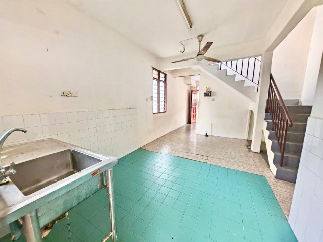 Taman Perling - Double Storey Medium Cost / End Lot with 10ft Extra Land / Original Unit - Thumbnail 7