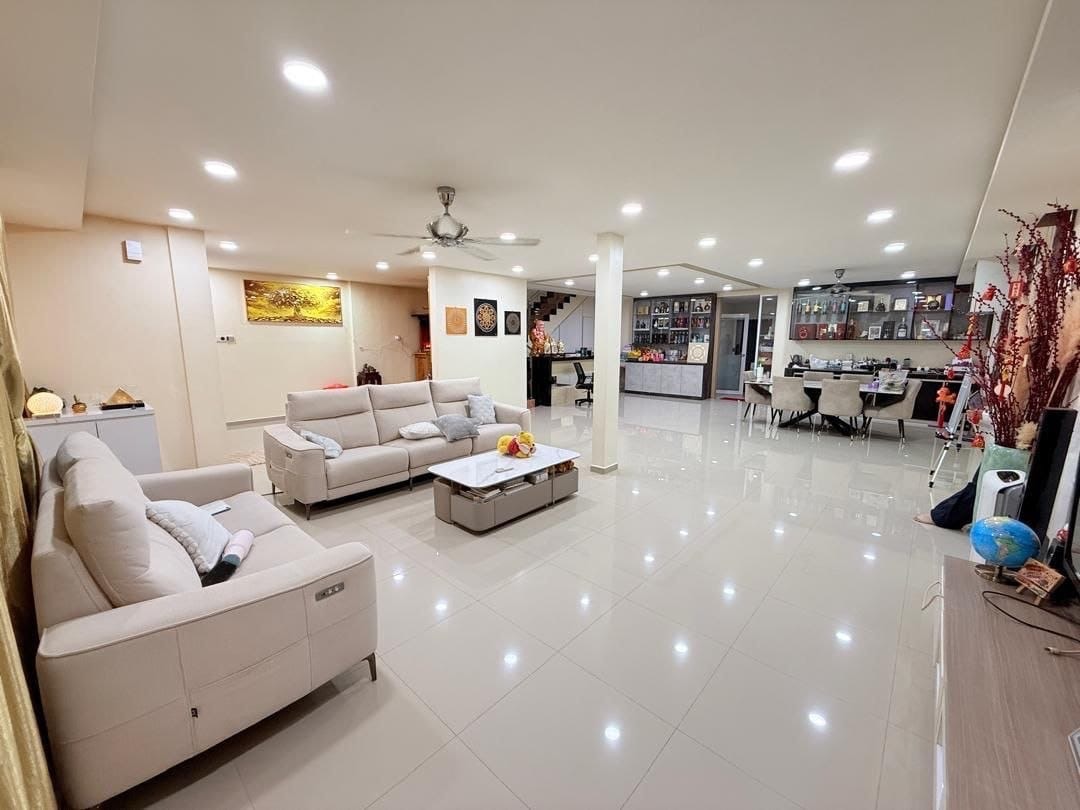 Permas Jaya - Double Storey Terrace / Rare Corner Lot with Bigger Land / Fully Renovated & Extended  - Photo 1