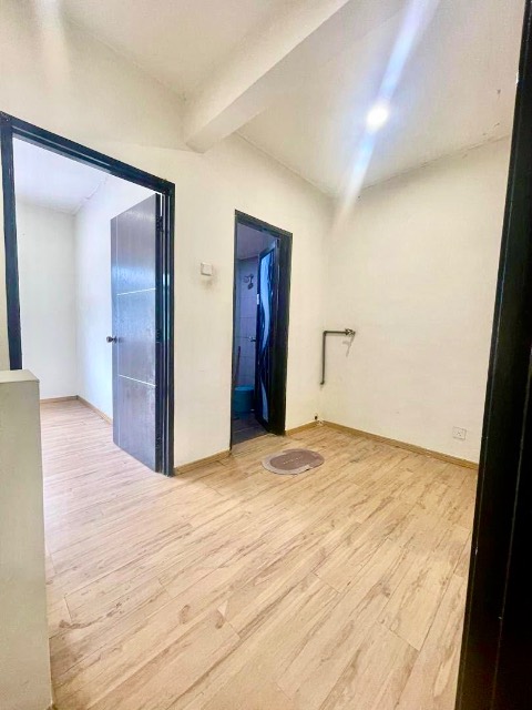 Gelang Patah - Double Storey Medium Cost / Partial Renovated Unit / Nearby 2ndLink Highway - Thumbnail 5