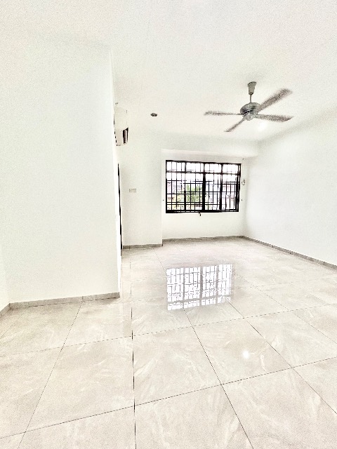 Skudai (Taman Harmoni 2) - Double Storey Terrace / Renovated with Kitchen Extension / 5mins to Mutiara Rini & Tun Aminah - Thumbnail 7