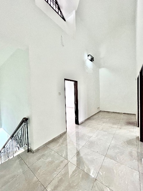 Skudai (Taman Harmoni 2) - Double Storey Terrace / Renovated with Kitchen Extension / 5mins to Mutiara Rini & Tun Aminah - Thumbnail 6
