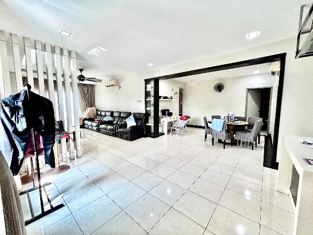 Taman Daya (Casa Tebrau Apartment) - Super Large Built Up / Fully Renovated & Well Maintained / Gated & Guarded - Thumbnail 3