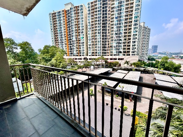 Taman Daya (Casa Tebrau Apartment) - Super Large Built Up / Fully Renovated & Well Maintained / Gated & Guarded - Thumbnail 7