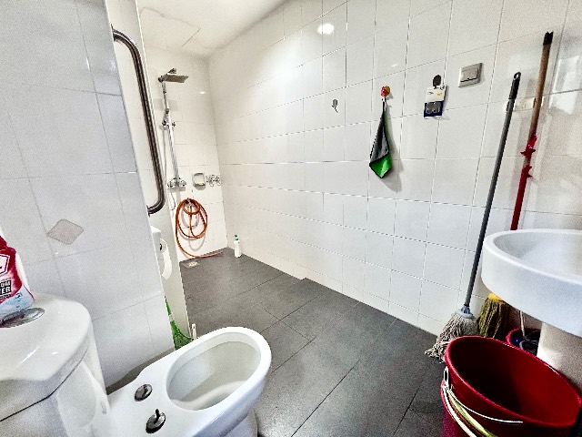 Taman Daya (Casa Tebrau Apartment) - Super Large Built Up / Fully Renovated & Well Maintained / Gated & Guarded - Thumbnail 17