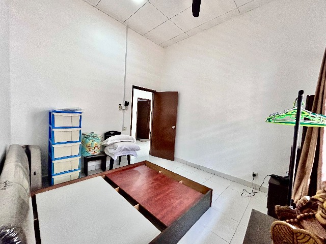 Kota Masai - Single Storey Cluster with 10ft Side Land / Well Maintained / Gated & Guarded - Thumbnail 7